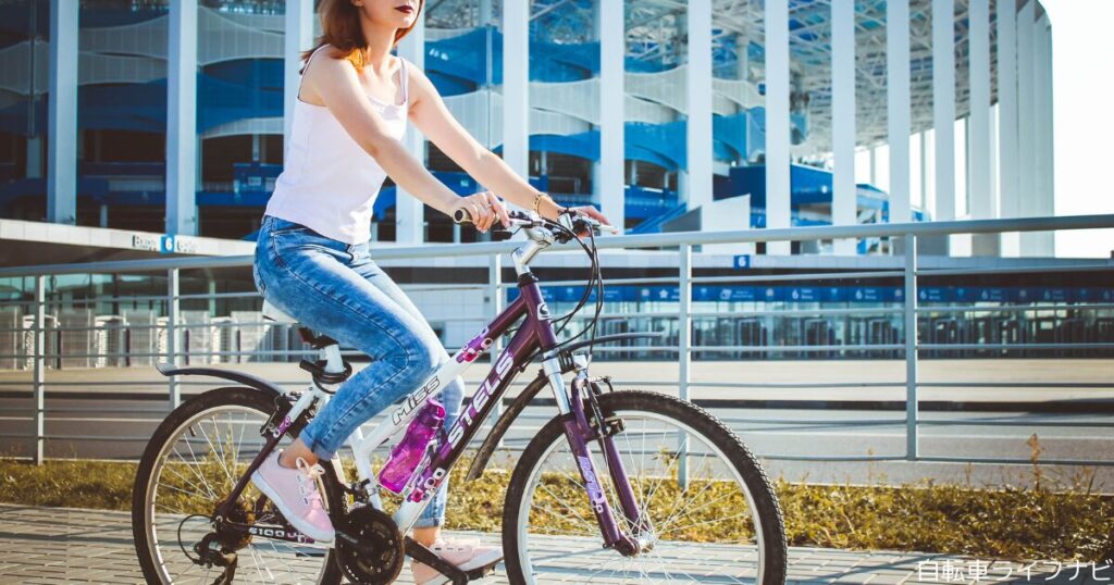 自転車の両手離し運転は法律違反になる？
