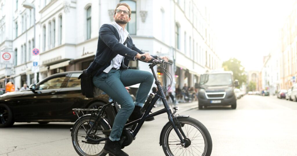 電動自転車の充電が30パーセントで何キロ走れる？